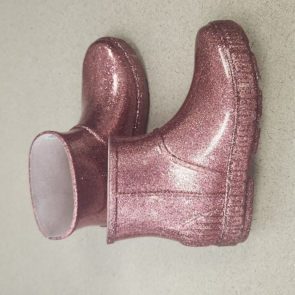 UGG NEW Dritlita Glitter Boots Size Kids 5 equivalent to Women's Size 7.5